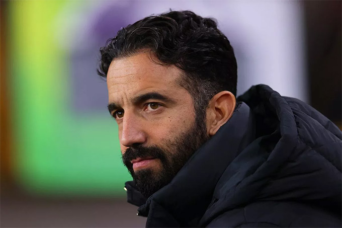 HLV Amorim tiếp tục chính sách cắt giảm ngân sách cho MU