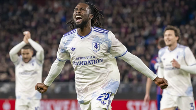 Aston Villa đã có thắng lợi thứ 8 liên tiếp