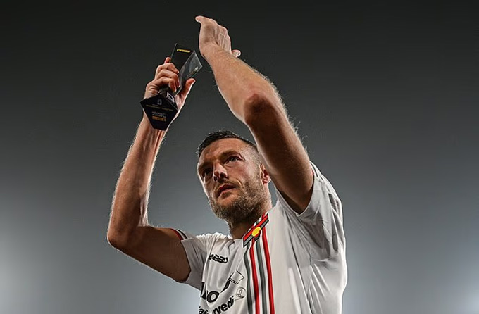 Jamie Vardy trở thành cầu thủ người Anh đầu tiên giành danh hiệu Cầu thủ xuất sắc nhất tháng của Serie A