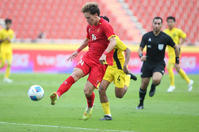 Viktor Lê trở thành cầu thủ Việt kiều đúng nghĩa đầu tiên thi đấu cho U22 Việt Nam ở SEA Games - Ảnh: Đức Cường