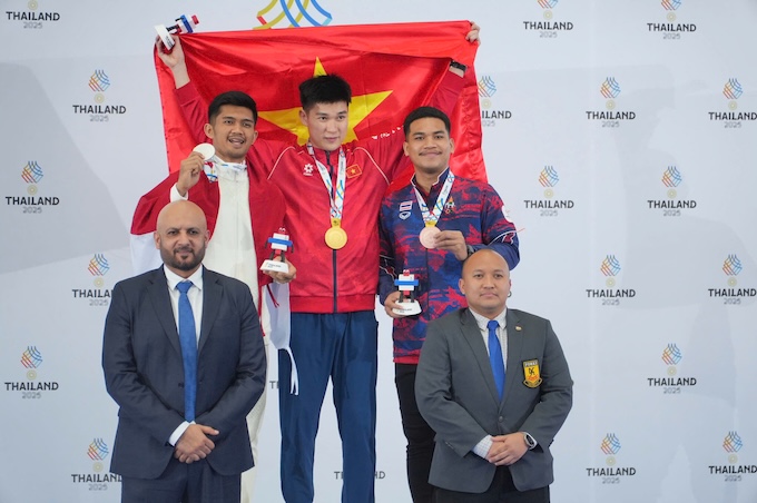 Hoàng Thanh Trường giành chiếc HCV hạng cân 84kg nam. Ảnh: Đức Cường