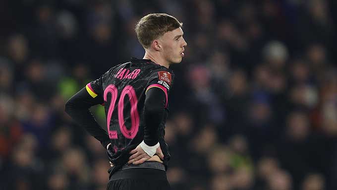 Enzo Maresca lo lắng cho cái háng của Cole Palmer