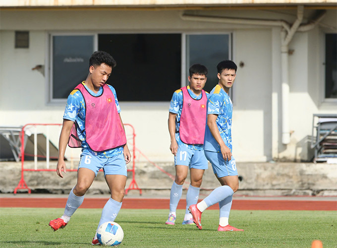 U22 Việt Nam tích cực chuẩn bị cho trận bán kết với Philippines - Ảnh: Đức Cường