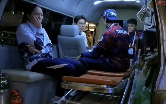 Các VĐV được đưa đi cấp cứu