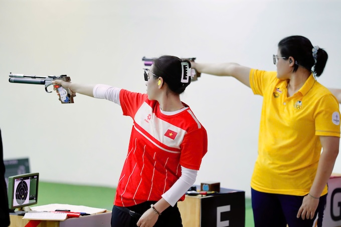 Thu Vinh ở 10m súng ngắn hơi. Ảnh: Anh Khoa