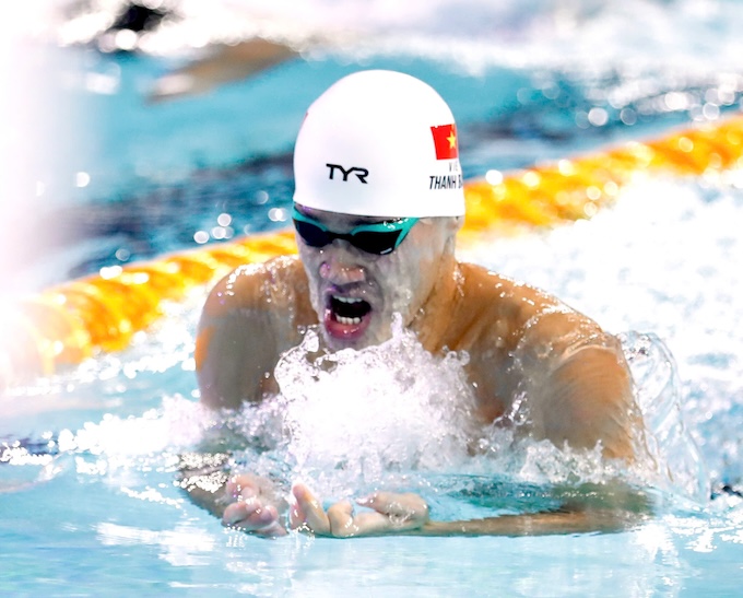 Thanh Bảo bứt tốc ở 50m cuối cùng. Ảnh: Anh Khoa