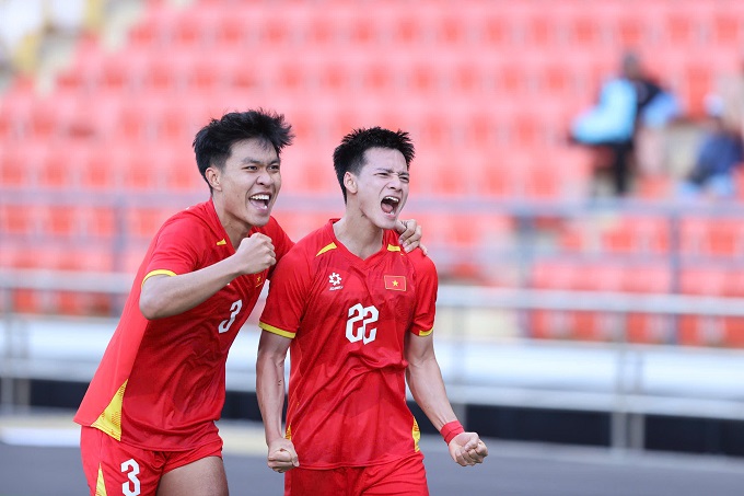 Thanh Nhàn ghi bàn ấn định chiến thắng 2-0. Ảnh: Đức Cường
