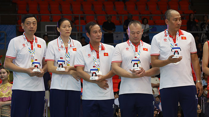 ĐT bóng chuyền nữ Việt Nam thua tiếc nuối - Ảnh: Đức Cường