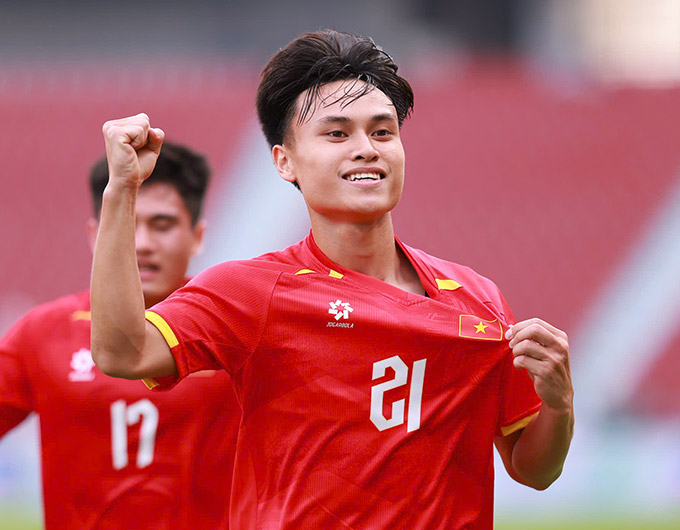 Minh Phúc tạo ra nhiều pha tấn công nguy hiểm cho U22 Việt Nam