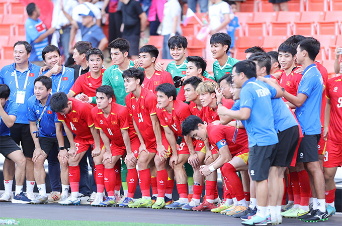 Niềm vui của U22 Việt Nam sau khi vào chung kết - Ảnh: Đức Cường