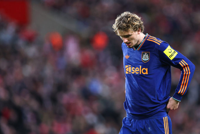 Woltemade thành trò cười trên MXH