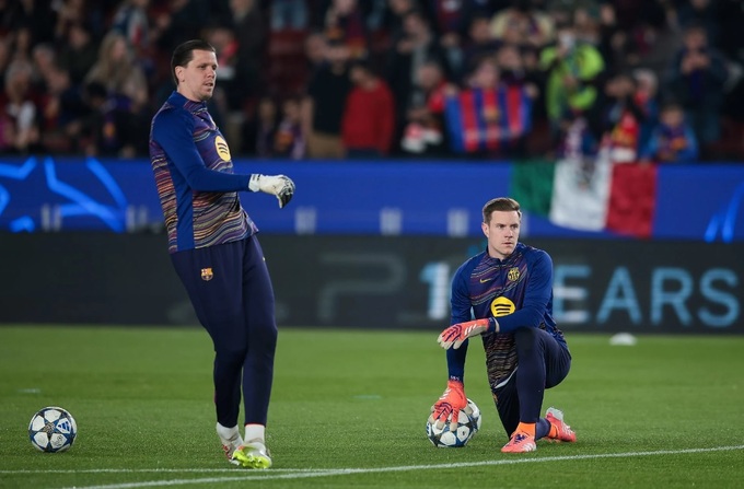 Việc HLV Hansi Flick chọn Ter Stegen hay Szczesny cho trận gặp Guadalajara sẽ xác định trật tự mới trước khung thành Barca.