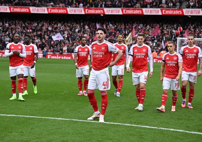 Arsenal đang có dấu hiệu chững lại, chỉ nhiều hơn Man City có 2 điểm sau 16 vòng đấu