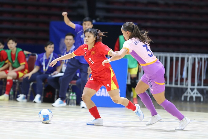 ĐT futsal nữ Việt Nam giành vé vào chung kết sau trận thắng 1-0 trước Philippines. Ảnh: Đức Cường