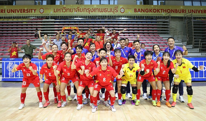 Niềm vui vào chung kết của ĐT futsal nữ Việt Nam. Ảnh: Đức Cường