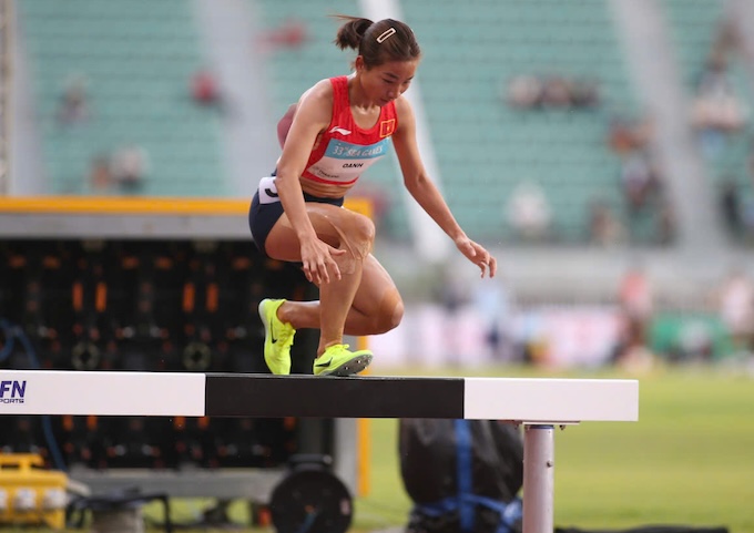 Nguyễn Thị Oanh khôn gco1 đối thủ xứng tầm ở nội dung 3.000m vượt chướng ngại vật. ẢnhL Đức Cường