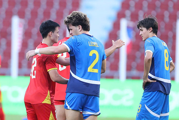 Philippines đã giành chiến thắng trong lòng người hâm mộ bằng nỗ lực trước Việt Nam - Ảnh: Đức Cường