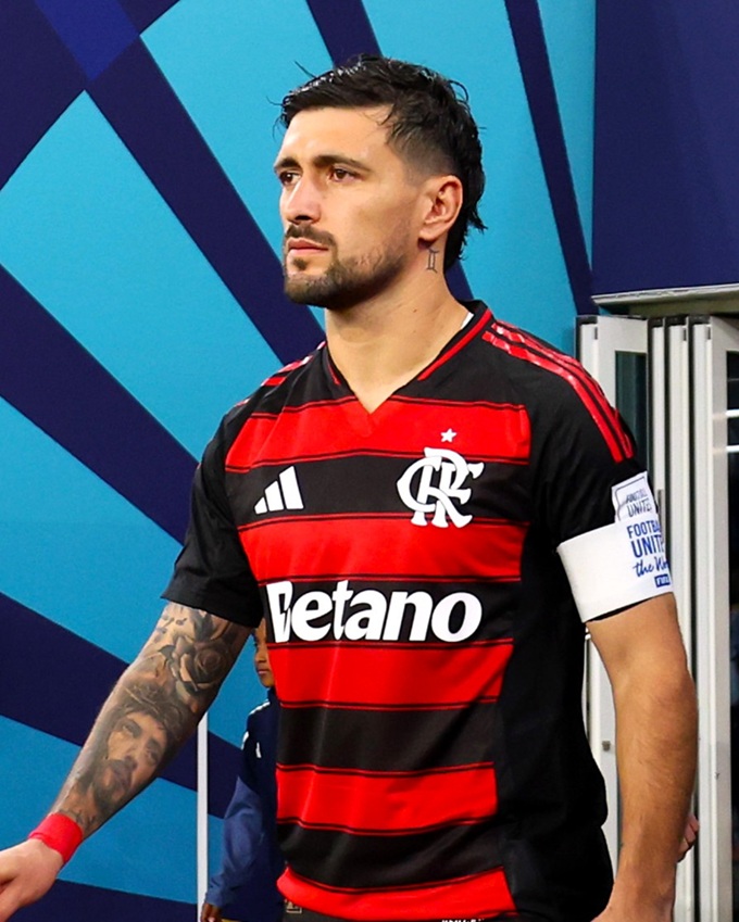 Giorgian de Arrascaeta là cầu thủ giàu thành tích nhất trong lịch sử Flamengo với 16 danh hiệu lớn nhỏ