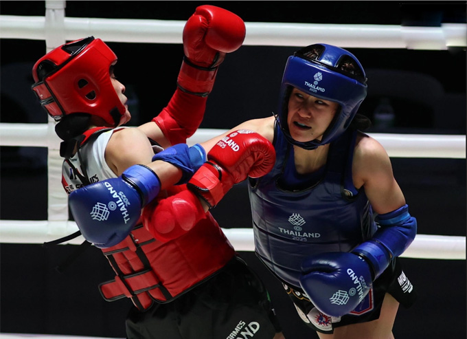 Khánh Mai (giáp đỏ) rời SEA Games 33