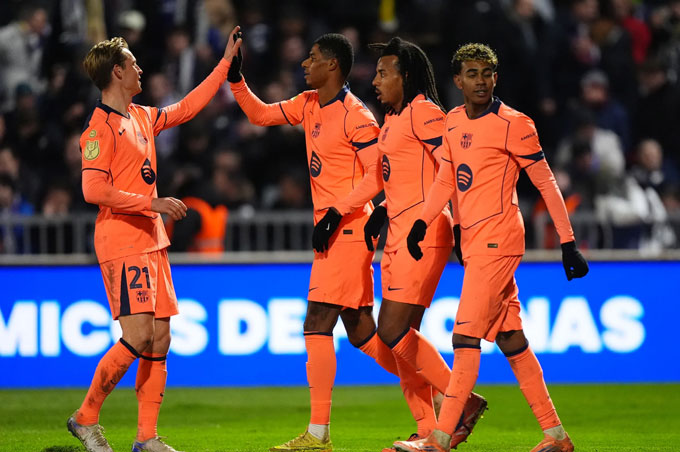 Barcelona thắng chật vật Guadalajara