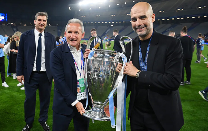 Việc người cộng sự đắc lực Begiristain rời Man City hè 2024 cũng ảnh hưởng tới tương lai của Pep
