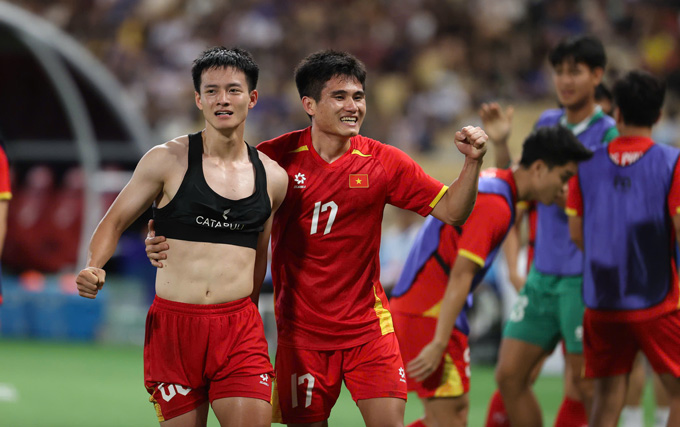 Phi Hoàng (phải) đã có một kỳ SEA Games xuất sắc. Ảnh - Đức Cường