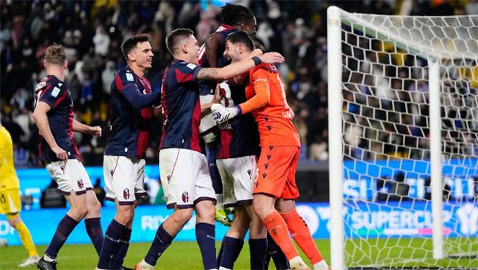 Bologna xuất sắc vào chơi trận chung kết Siêu cúp Italia
