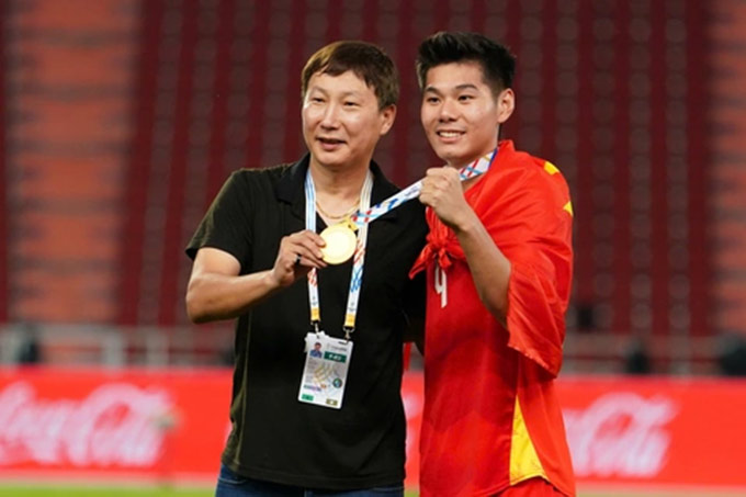HLV Kim Sang Sik giành HCV SEA Games với U22 Việt Nam