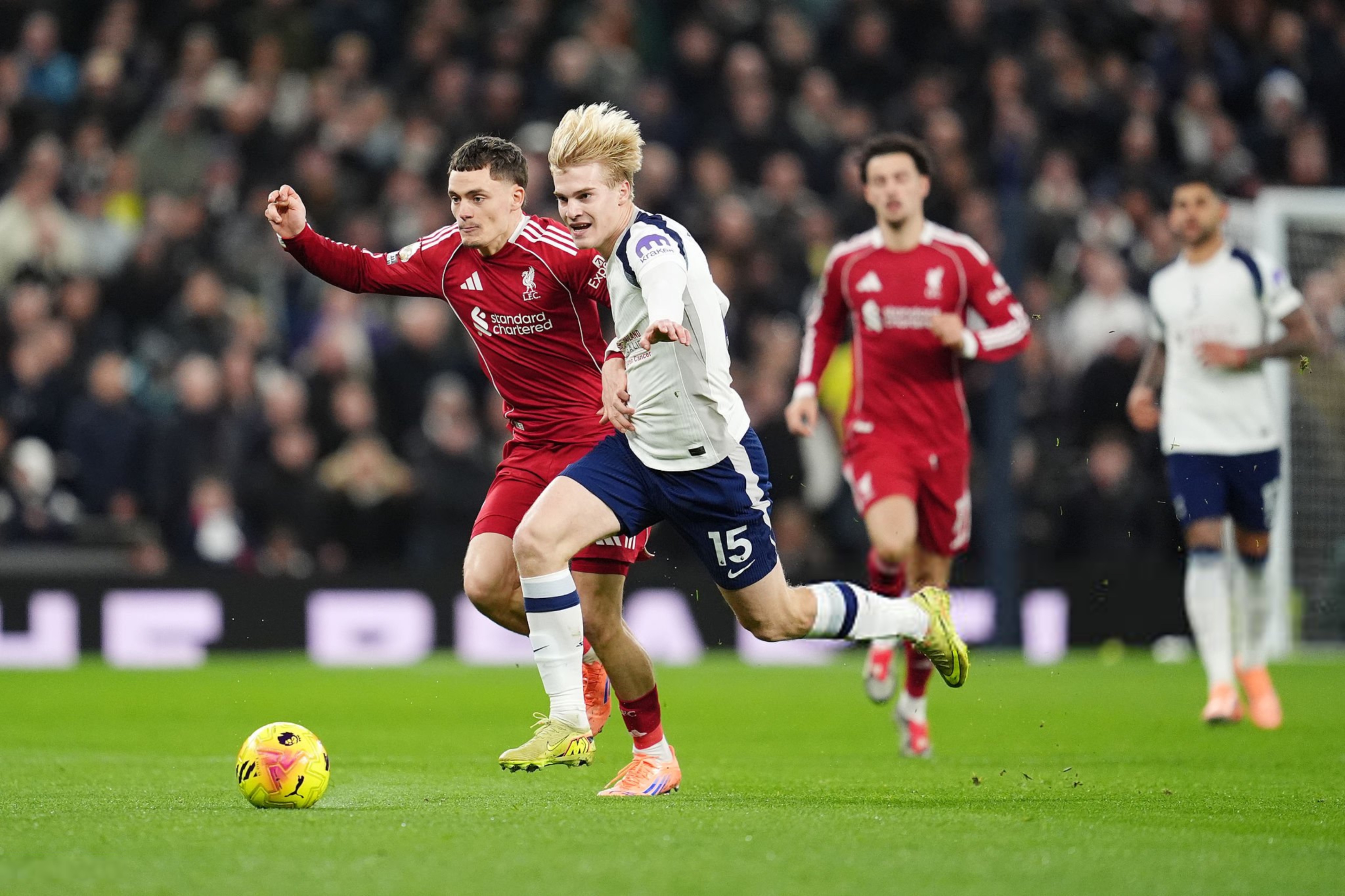 Wirtz thi đấu ấn tượng trước Gà trống