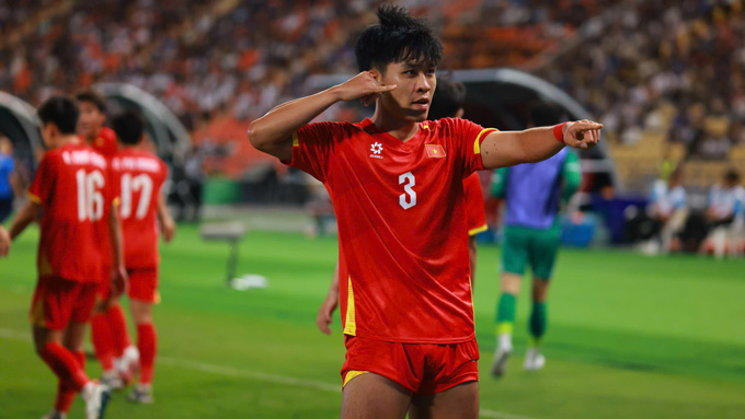 Dù đá chính ở U23 Việt Nam nhưng Lý Đức là người ít được ra sân tại V.League - Ảnh: Đức Cường