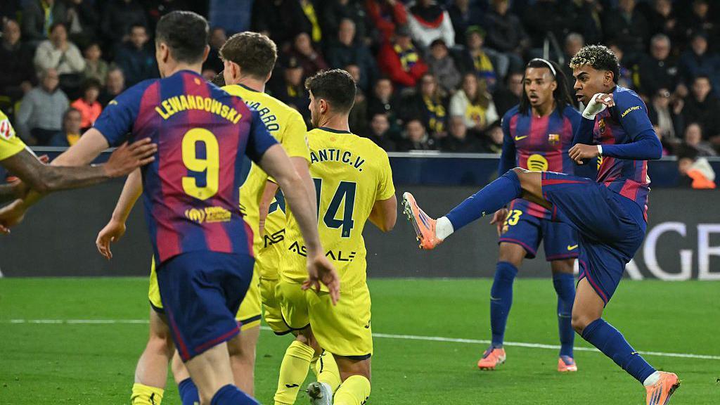 Villarreal và Barca đã tung ra đội hình mạnh nhất ngoại trừ những cầu thủ bị chấn thương