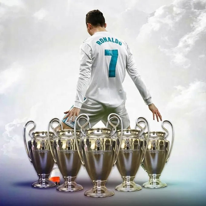 Ronaldo có 5 danh hiệu Champions League trong sự nghiệp và Mbappe còn 5 năm để có chiếc cúp đầu tiên cùng Real khi bằng độ tuổi CR7