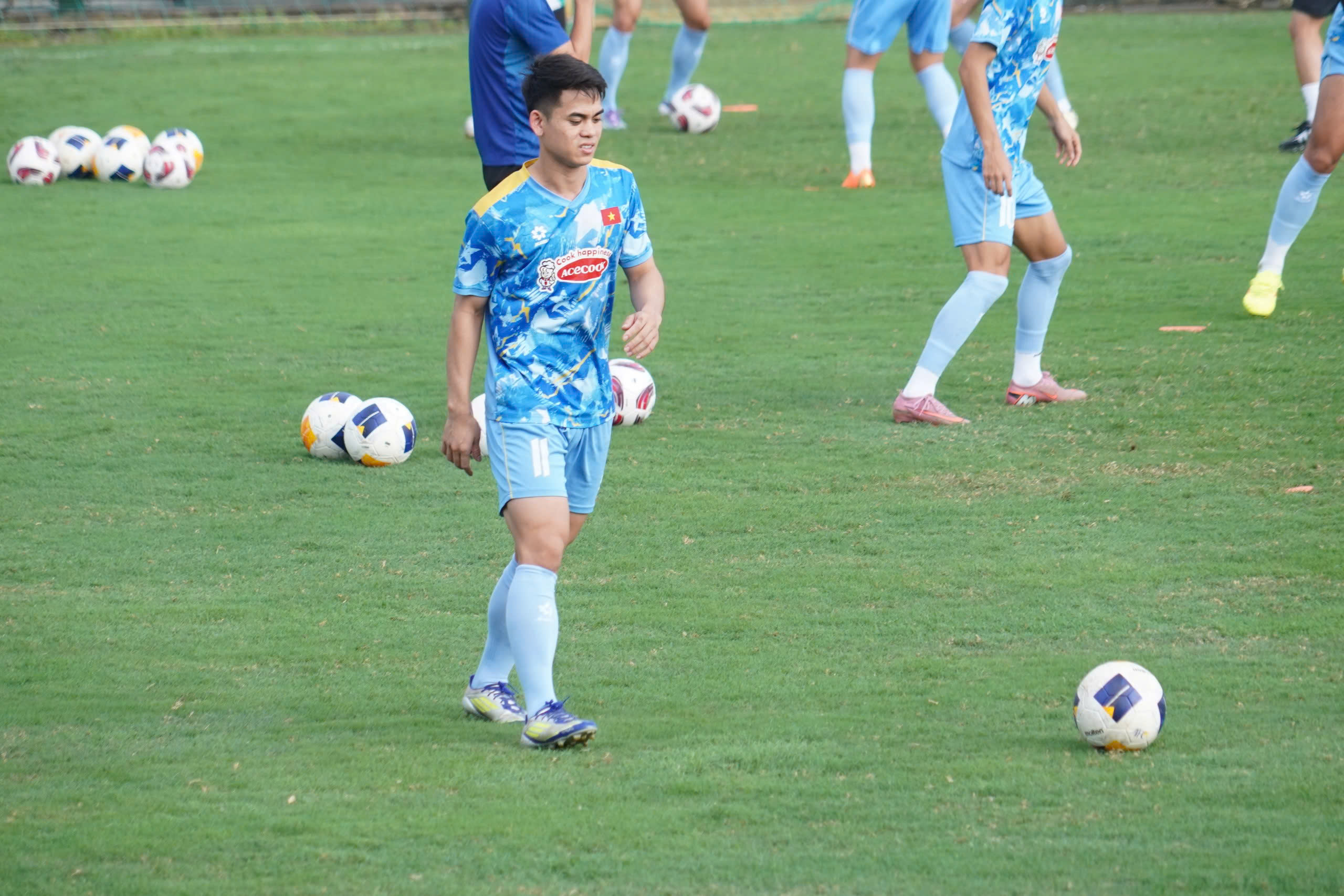 Tiền vệ Khuất Văn Khang hy vọng tấm HCV SEA Games 33 sẽ tiếp thêm sức mạnh cho U23 Việt Nam (Ảnh: Việt Anh)