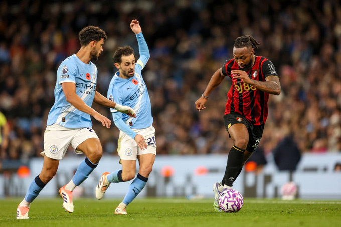 Semenyo là một cầu thủ chạy cánh sở hữu tốc độ và khả năng khoan phá ấn tượng