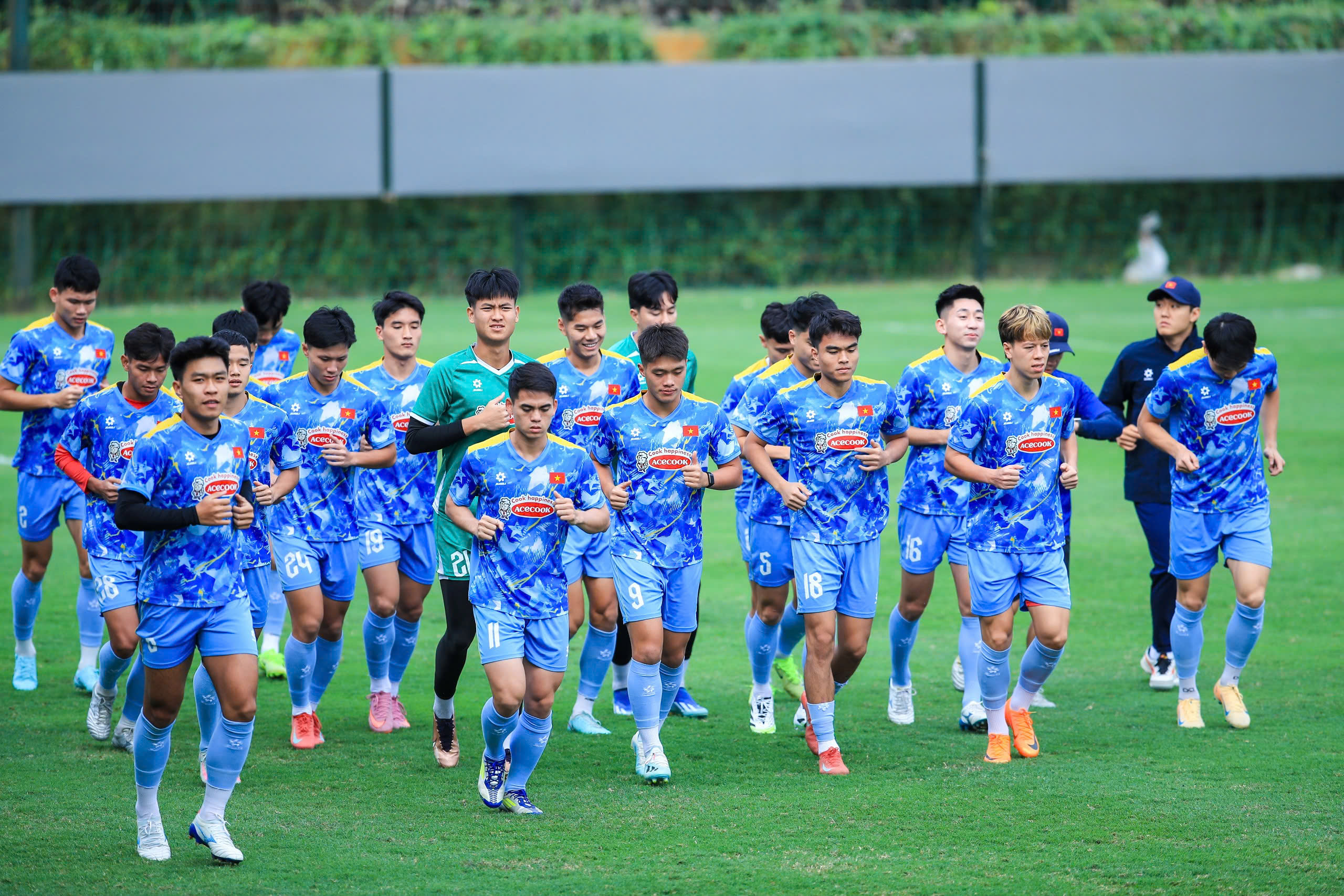 U23 Việt Nam không có đầy đủ nhân sự trong buổi tập cuối cùng. Ảnh: Đức Cường