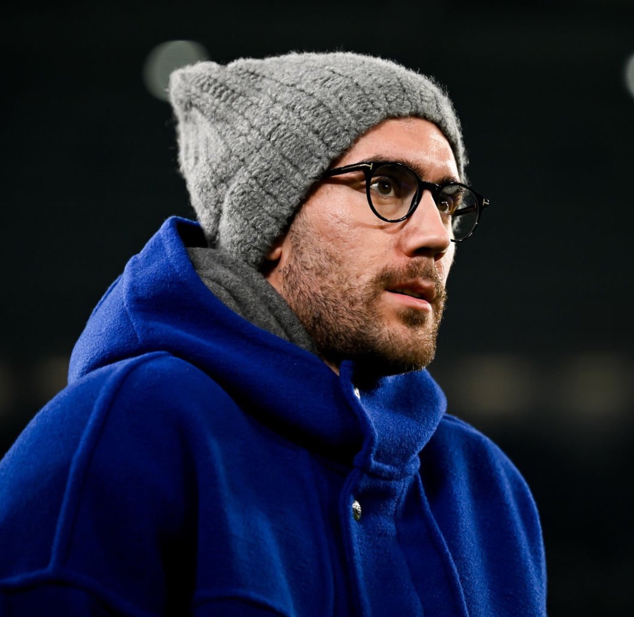 Liverpool nhắm Vlahovic thay Isak 