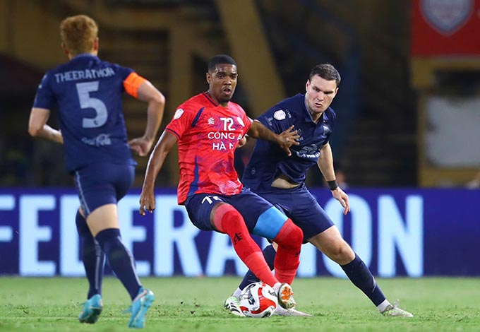 Ở mùa trước Alan đã ghi đến 24 bàn cho CLB Công an Hà Nội