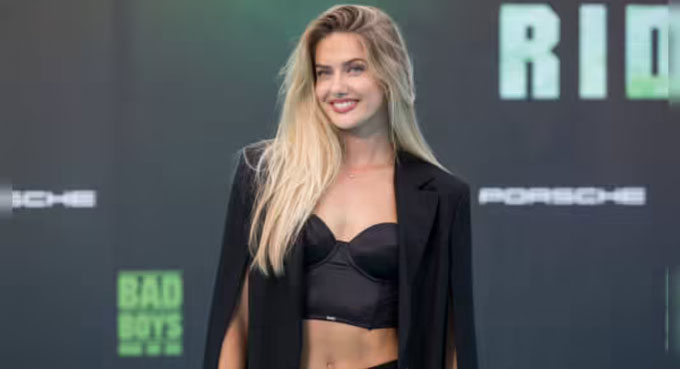 Cô đang tập trung quá nhiều vào các sự kiện showbiz