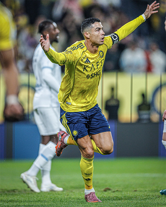 Còn 44 bàn nữa, CR7 sẽ cán mốc 1.000 bàn thắng