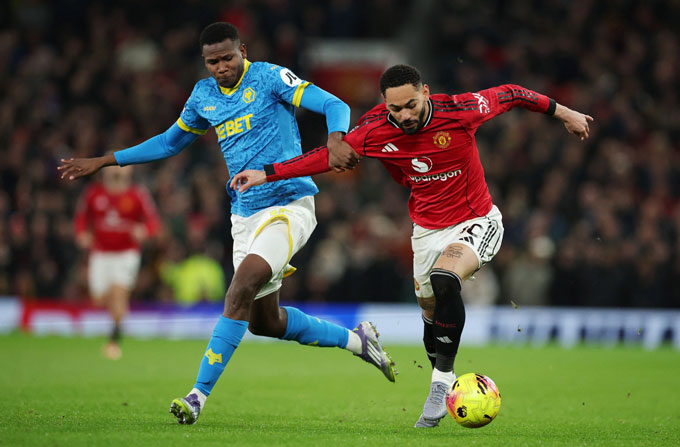 MU gặp nhiều khó khăn trước đội bét bảng Wolves