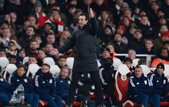  Unai Emery và học trò hứng chịu thất bại trước Arsenal