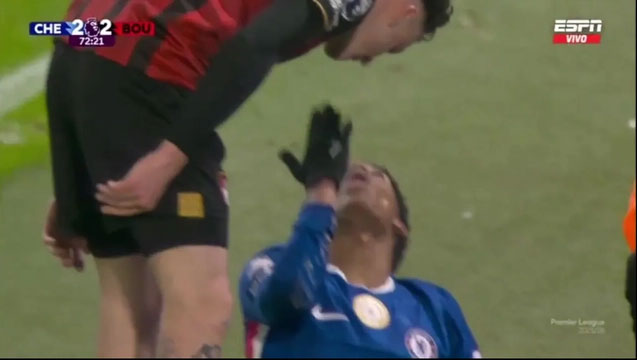 Estevao có màn khiêu khích đối thủ bất ngờ