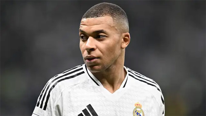 Mbappe trong màu áo Real