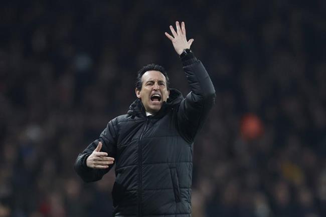Unai Emery gây ồn ào khi không bắt tay Arteta 