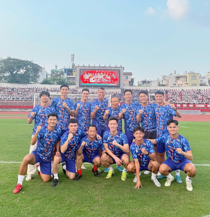 Tấn Tài trong đội hình các ngôi sao ở trận đấu thiện nguyện diễn ra hồi đầu tháng 12. Ảnh: CTV