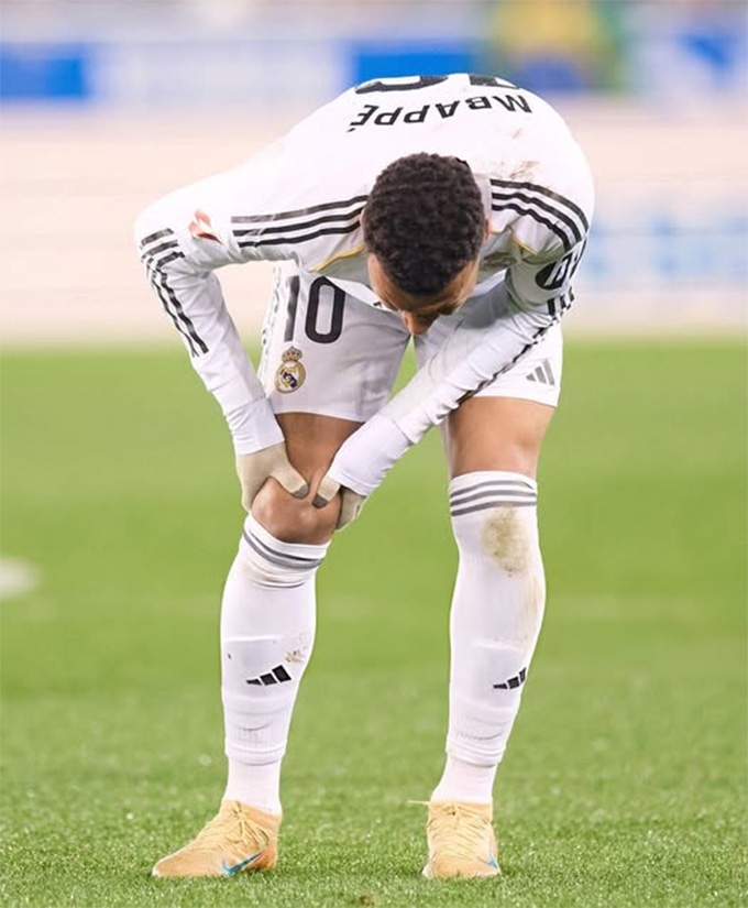 Anh nén đau thi đấu nhiều ngày và giờ phải điều trị chấn thương đầu gối