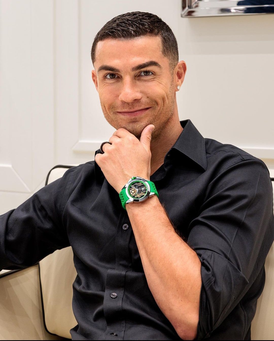 Ronaldo hiện đang thi đấu và vẫn có thể tích lũy khối tài sản lớn hơn nữa