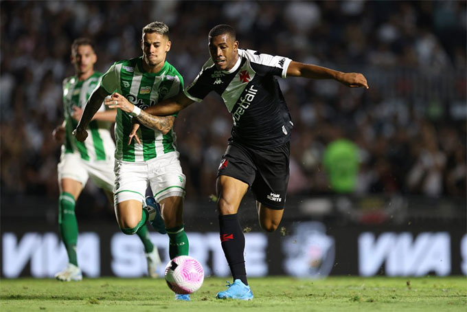 Ở tuổi 19, Rayan đang dần khẳng định tên tuổi của mình