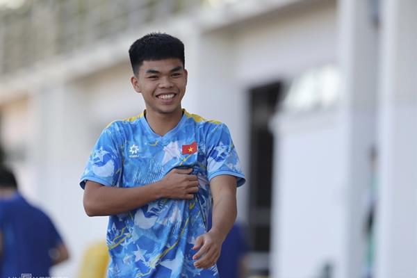 Lê Phát tạm thời là cái tên chia tay U23 Việt Nam 