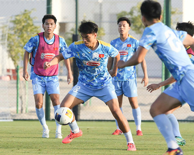 U23 Việt Nam nỗ lực tập luyện - Ảnh: VFF